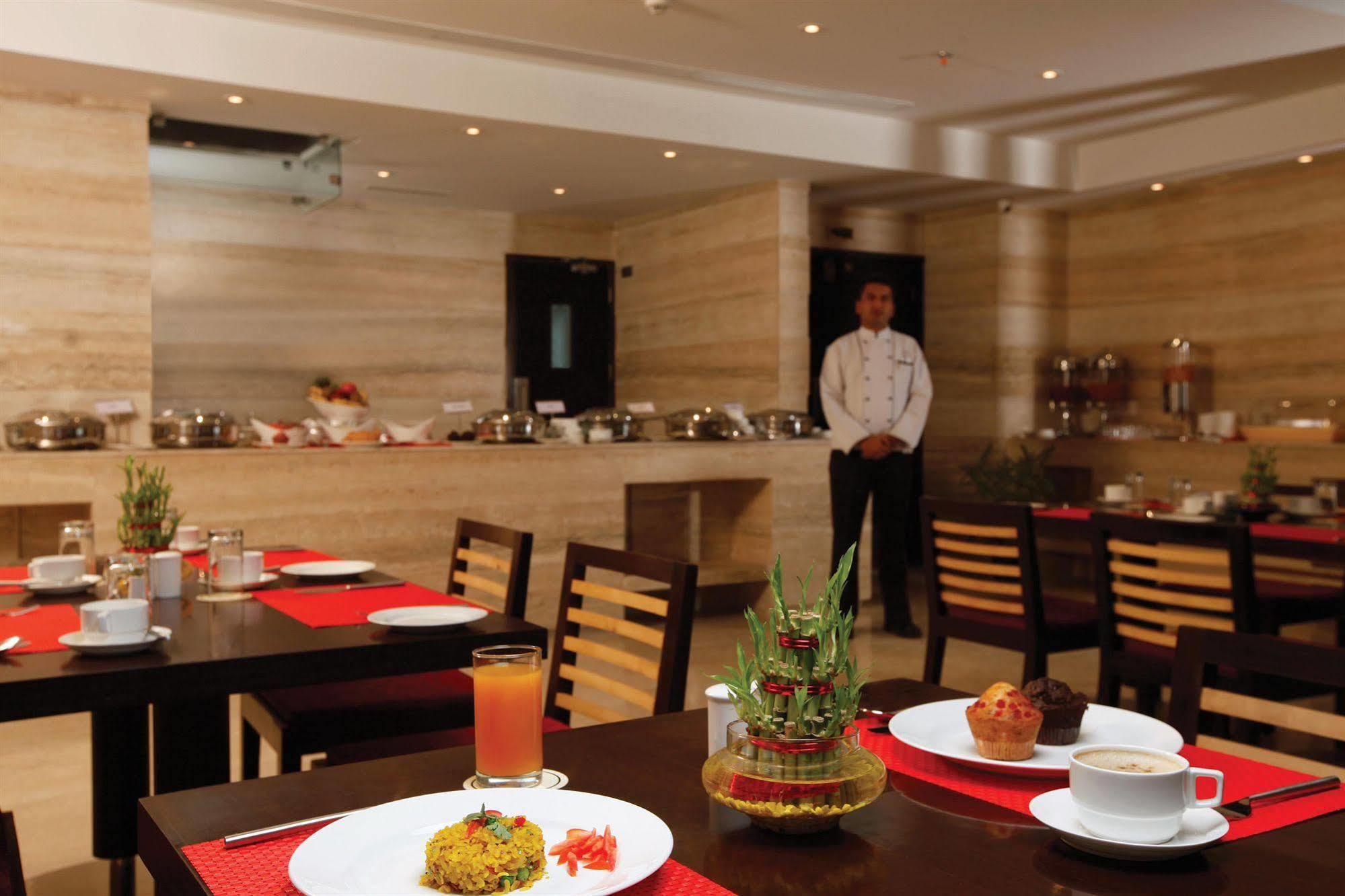 Hotel Vrisa Jaipur Luaran gambar